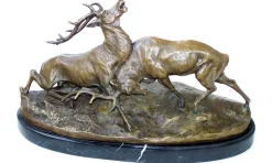 Hirschskulptur aus Bronze auf Marmorsockel, 20. Jh