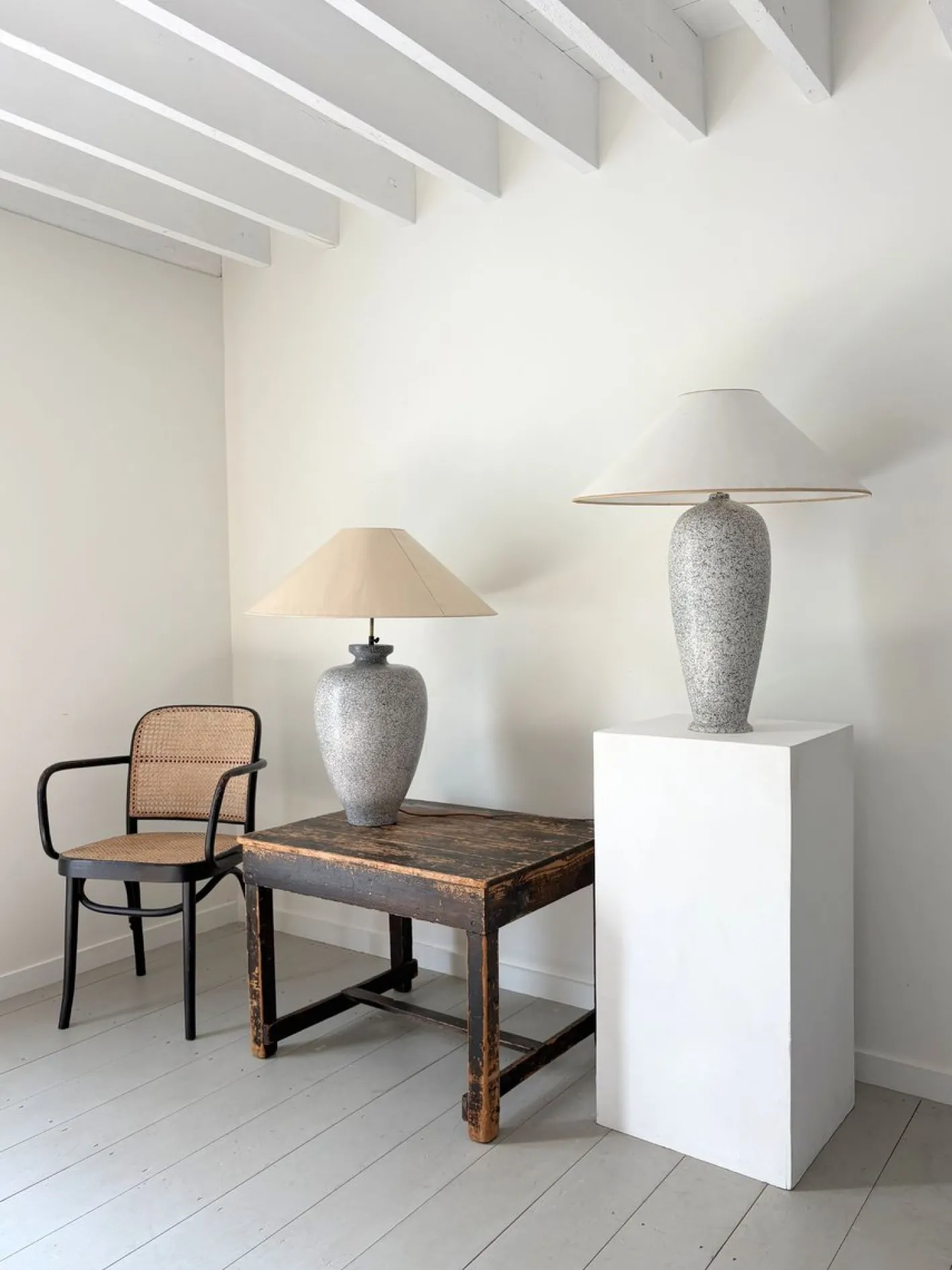 Hohe postmoderne italienische Keramiklampe, 1980er