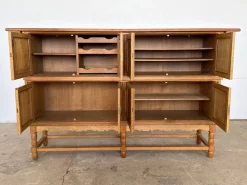 Hohes Mid-Century Modern Eichenholz Sideboard von Axel O. Röck für Ottrup Møbelfabrik, 1963