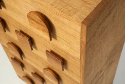 Hunderts Schrank von Stieglitz Brookes