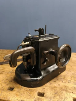 Hutmacher- oder Pelzmacher-Nähmaschine, 1920er