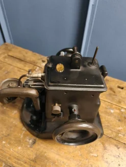 Hutmacher- oder Pelzmacher-Nähmaschine, 1920er