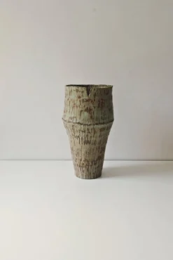 In Bloom IV Keramikvase von Antonia Maria