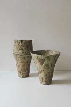 In Bloom IV Keramikvase von Antonia Maria