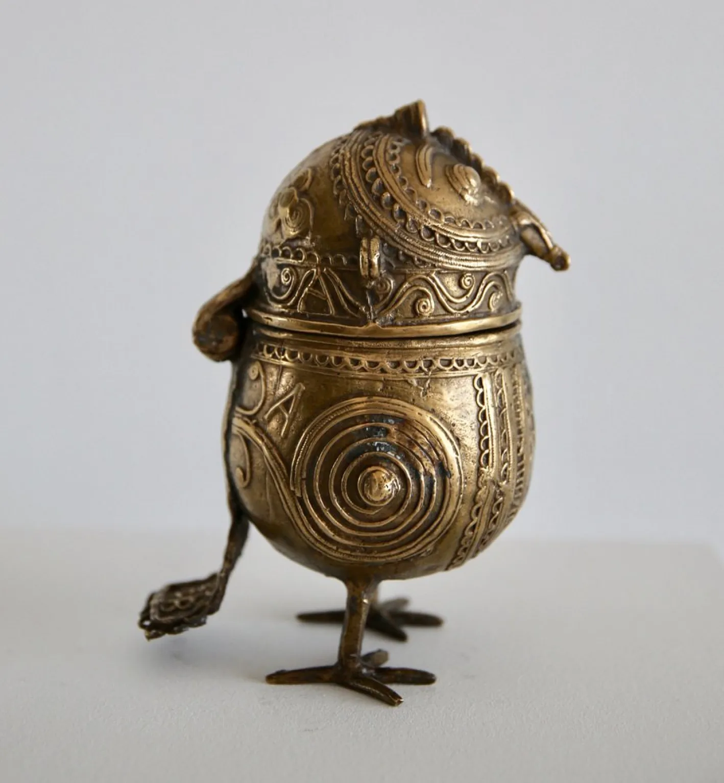 Indische Vergoldete Bronze Dhokra Eulen Skulptur Box, Frühes 20. Jh.