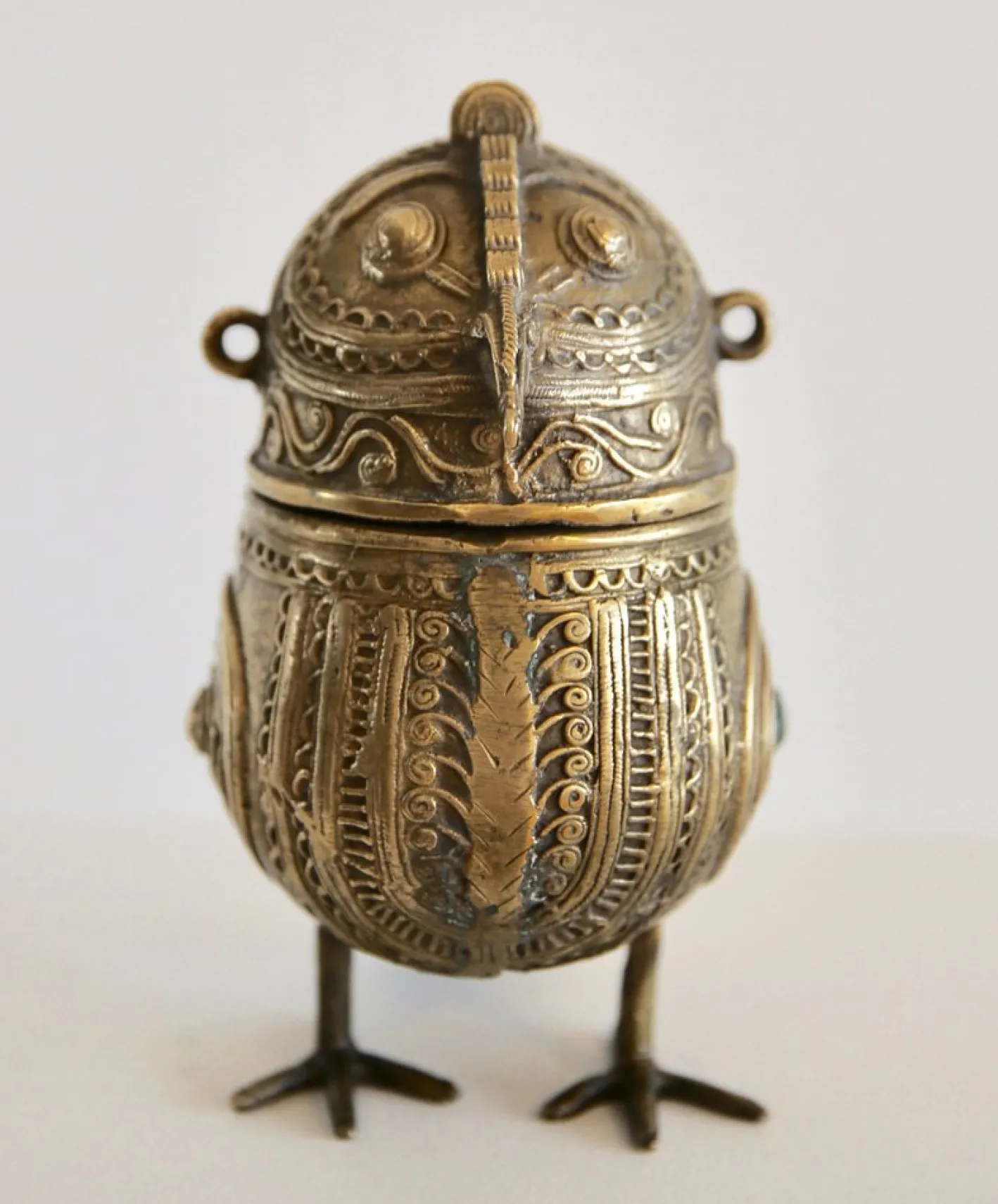 Indische Vergoldete Bronze Dhokra Eulen Skulptur Box, Frühes 20. Jh.