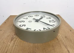 Industrielle Fabrik Wanduhr von Chronotechna, 1950er