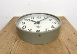 Industrielle Fabrik Wanduhr von Chronotechna, 1950er