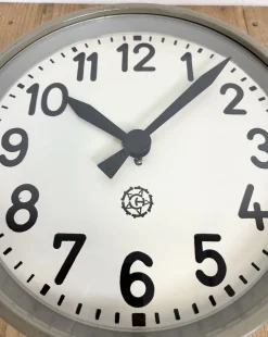Industrielle Fabrik Wanduhr von Chronotechna, 1950er