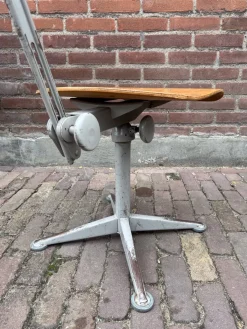 Industrieller Schreibtischstuhl von Friso Kramer für Ahrend De Cirkel, 1960er