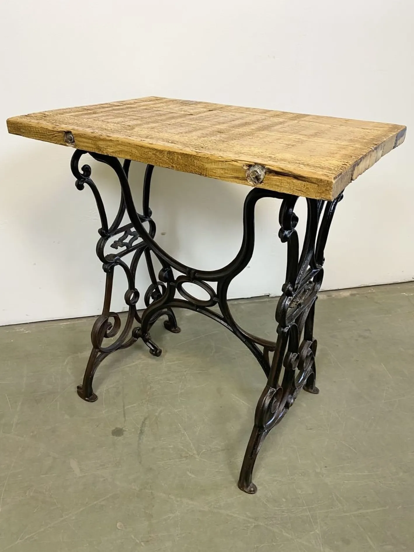 Industrieller Werktisch aus Eisen & Holz, 1950er