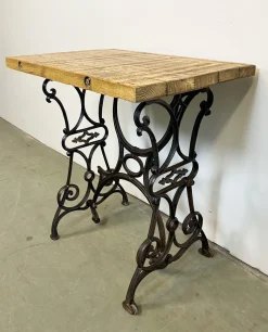 Industrieller Werktisch aus Eisen & Holz, 1950er