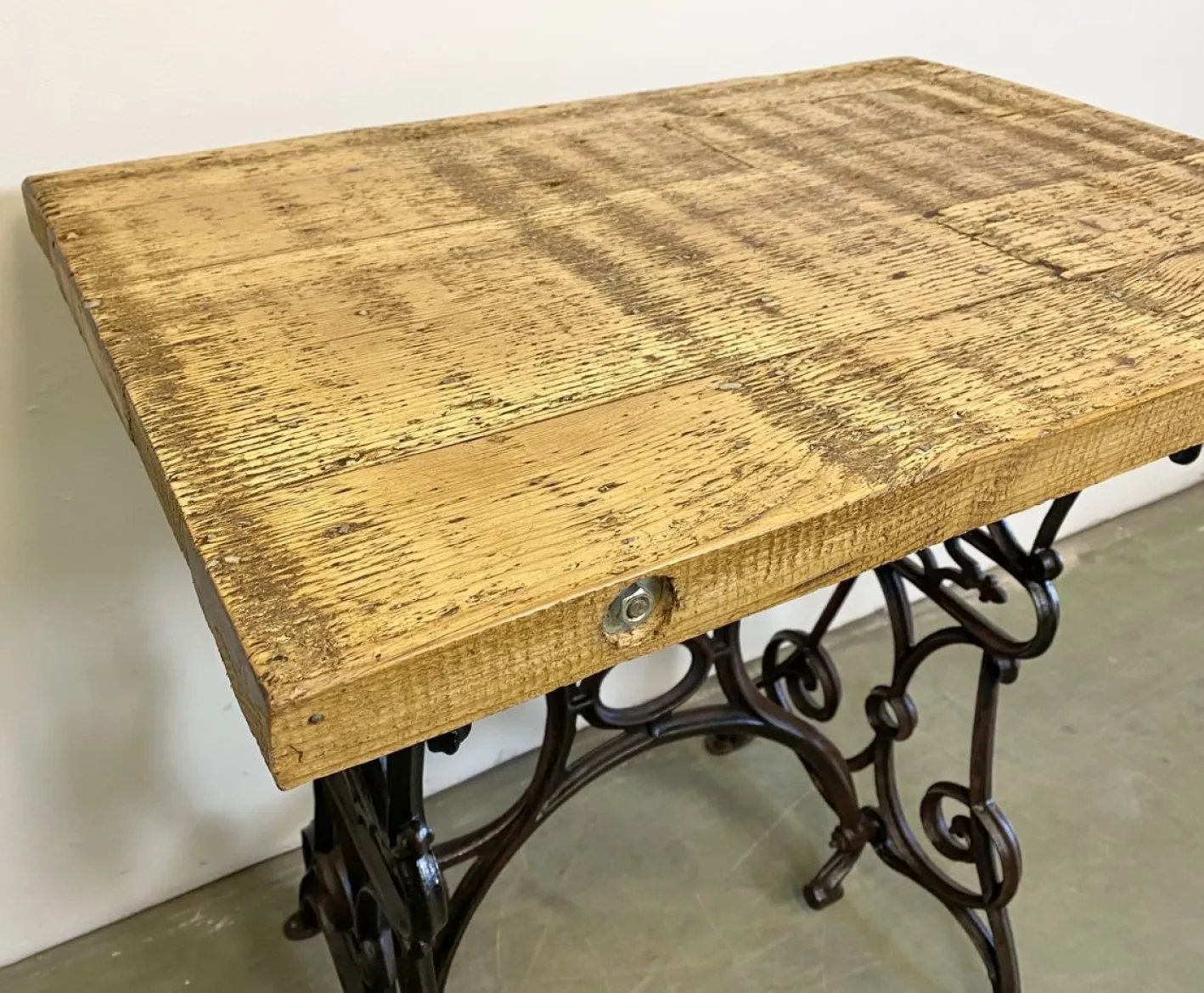 Industrieller Werktisch aus Eisen & Holz, 1950er