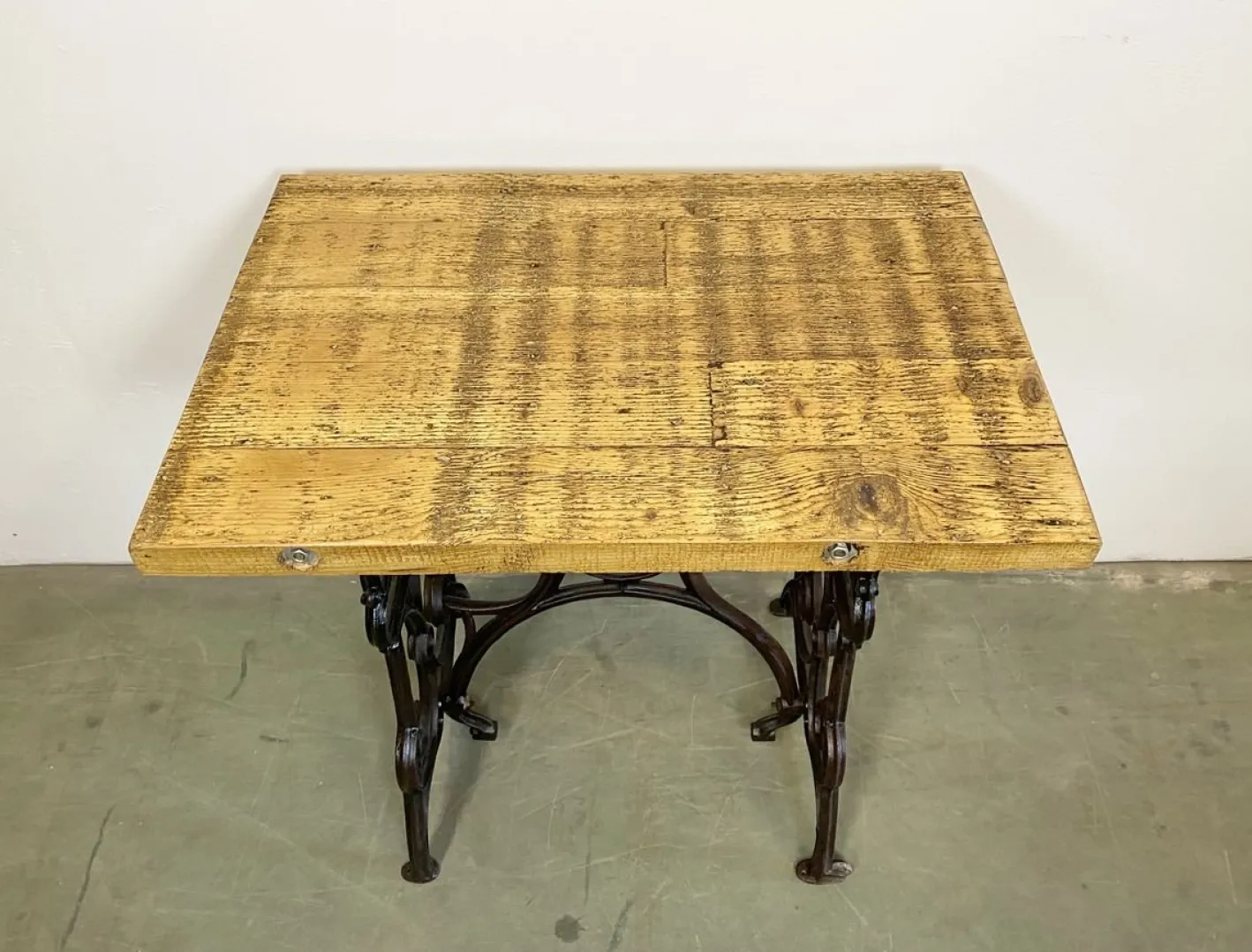 Industrieller Werktisch aus Eisen & Holz, 1950er