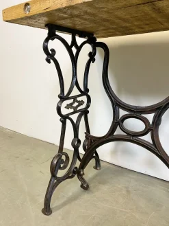 Industrieller Werktisch aus Eisen & Holz, 1950er