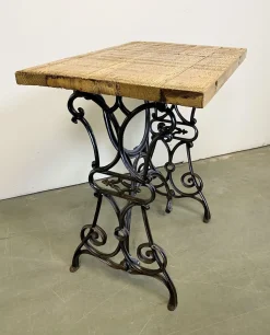 Industrieller Werktisch aus Eisen & Holz, 1950er