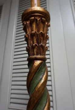 Italienische Florentiner Stehlampe aus handgeschnitztem Gold Vergoldetem & Grünem Torchère, 1950er