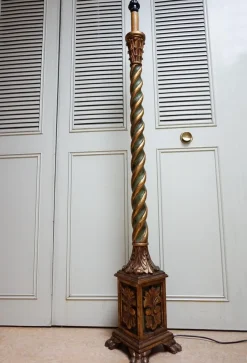 Italienische Florentiner Stehlampe aus handgeschnitztem Gold Vergoldetem & Grünem Torchère, 1950er