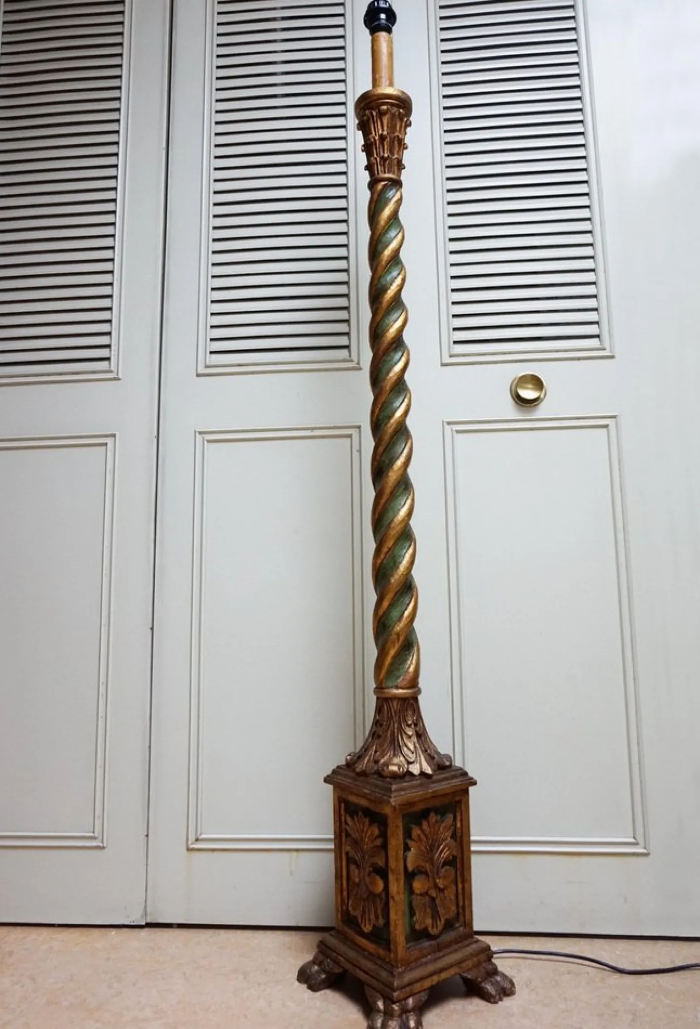Italienische Florentiner Stehlampe aus handgeschnitztem Gold Vergoldetem & Grünem Torchère, 1950er
