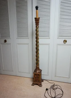 Italienische Florentiner Stehlampe aus handgeschnitztem Gold Vergoldetem & Grünem Torchère, 1950er
