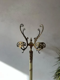 Italienische Garderobe im Hollywood Regency Stil aus Marmor