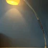 Italienische Mid-Century Bogen Stehlampe mit Acrylglasschirm von Goffredo Reggiani