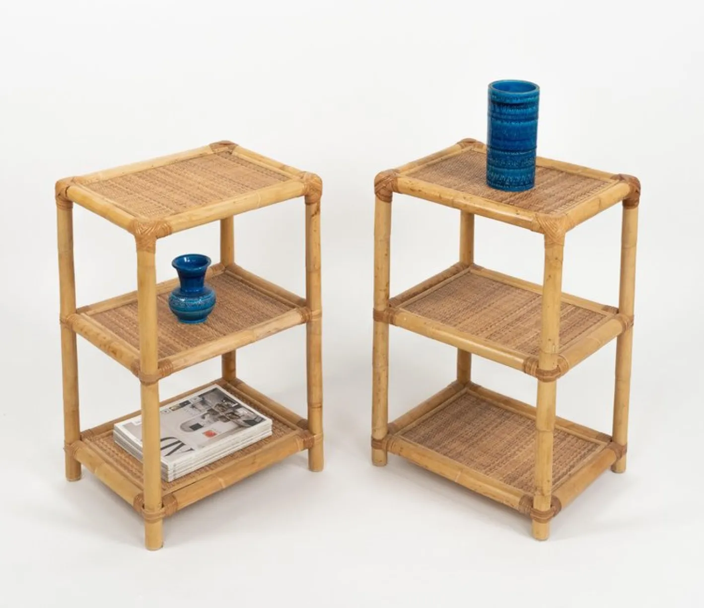 Italienische Mid-Century Modern Beistelltische aus Bambus, Rattan & Korbgeflecht, 1970er, 2er Set