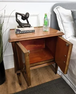 Italienische Mid-Century Nachttische aus Holz, 1950er, 2er Set