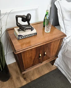 Italienische Mid-Century Nachttische aus Holz, 1950er, 2er Set