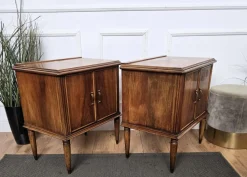 Italienische Mid-Century Nachttische aus Holz, 1950er, 2er Set
