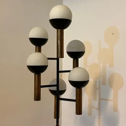 Italienische Mid-Century Stehlampe mit Sechs Leuchten aus Messing, Lackiertem Metall und Glas, 1950er