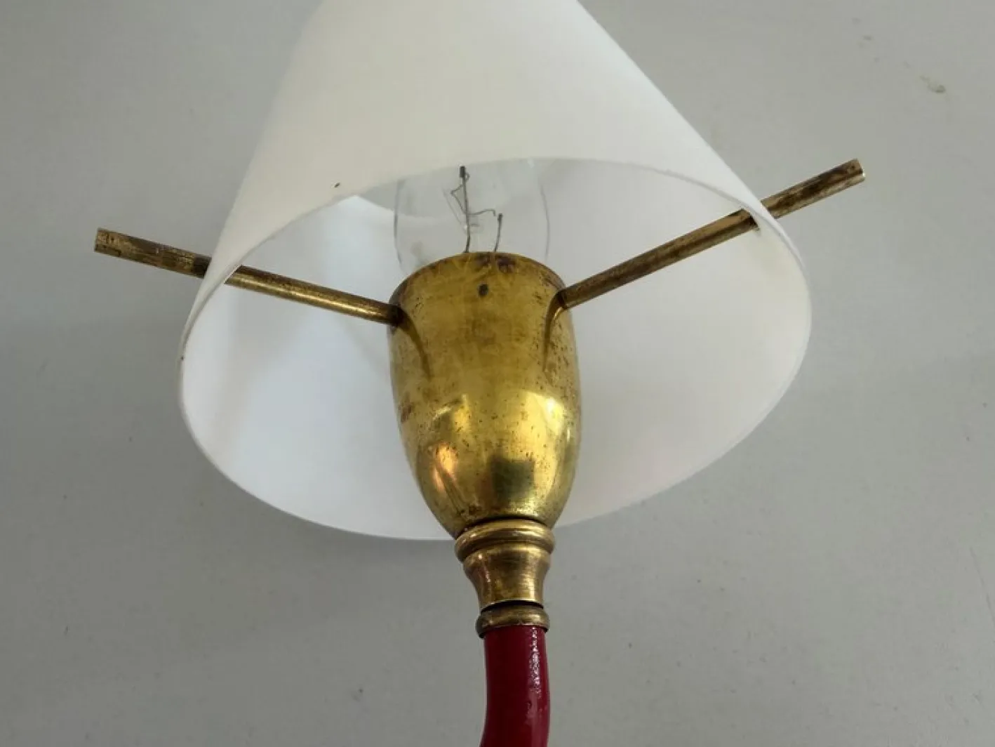 Italienische Mid-Century Wandlampen aus Glas & Messing, 1960er, 2er Set