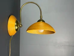Italienische Mid-Century Wandleuchte aus Bleistiftrohrblatt aus Rattan, Bambus & Messing, 1970er