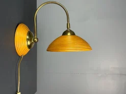 Italienische Mid-Century Wandleuchte aus Bleistiftrohrblatt aus Rattan, Bambus & Messing, 1970er