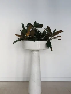 Italienischer Übertopf aus Carrara Marmor von Angelo Mangiarotti für Fratelli Brambilla, 1960er