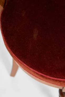 Italienischer Geschwungener Walnuss Stuhl mit Rotem Samtsitz, Frühes 20. Jh