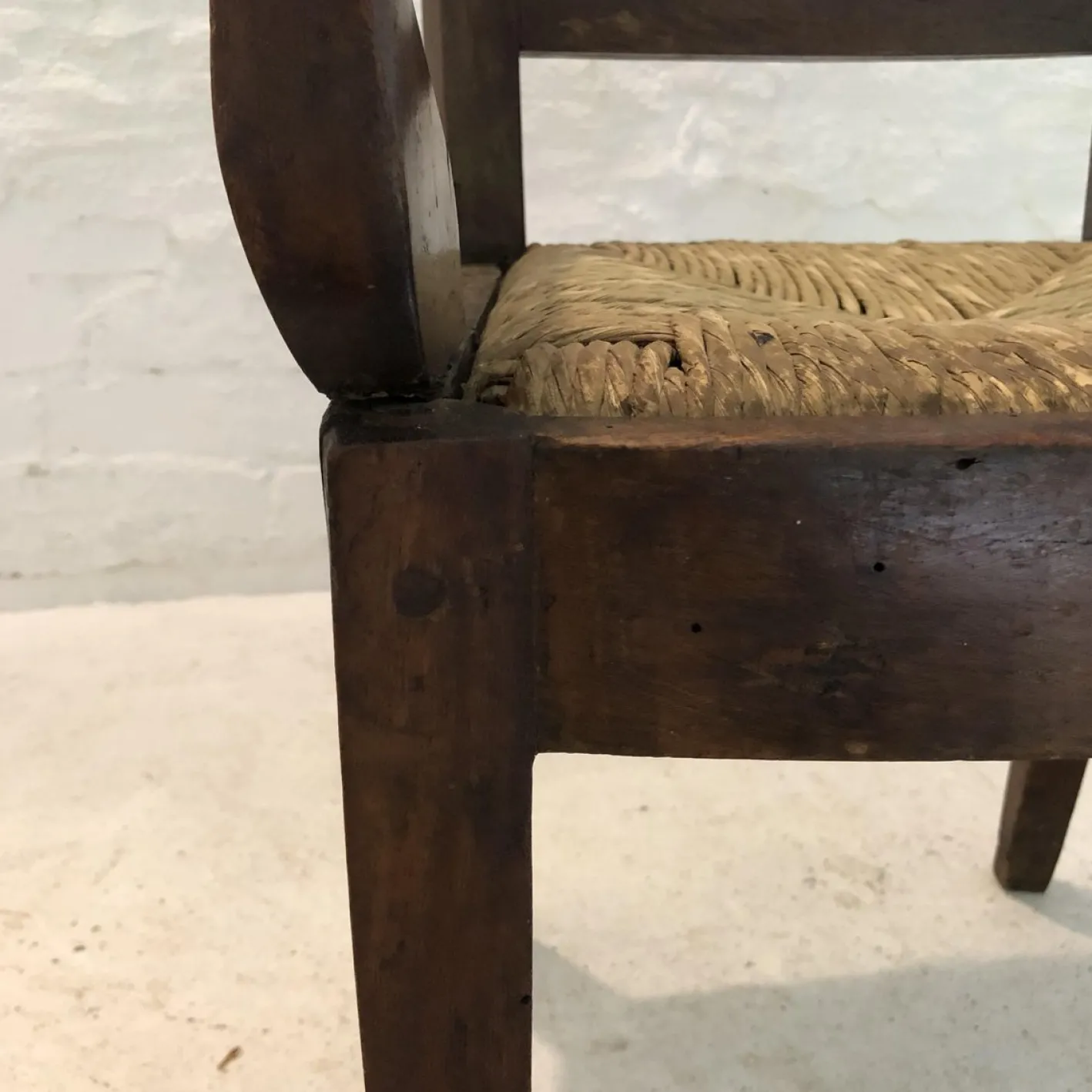 Italienischer Kinderstuhl aus Holz mit Rush-Gewebe, 1900