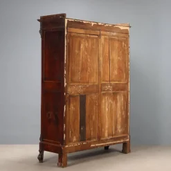 Italienischer Kleiderschrank aus Nussholz und Pappel