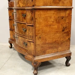 Italienischer Louis XV Sekretär aus Nussholz, 18. Jh.