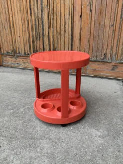 Italienischer Mid-Century Barwagen aus rotem Kunststoff, 1970er