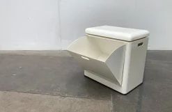 Italienischer Mid-Century Space Age Wäschekorb, 1960er