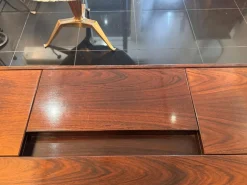 Italienischer Nussholz Schreibtisch mit mehreren Fächern von Bernini, 1960er