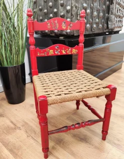 Italienischer Roter Kinderstuhl aus Holz & Seil Binse mit Disney Grafiken