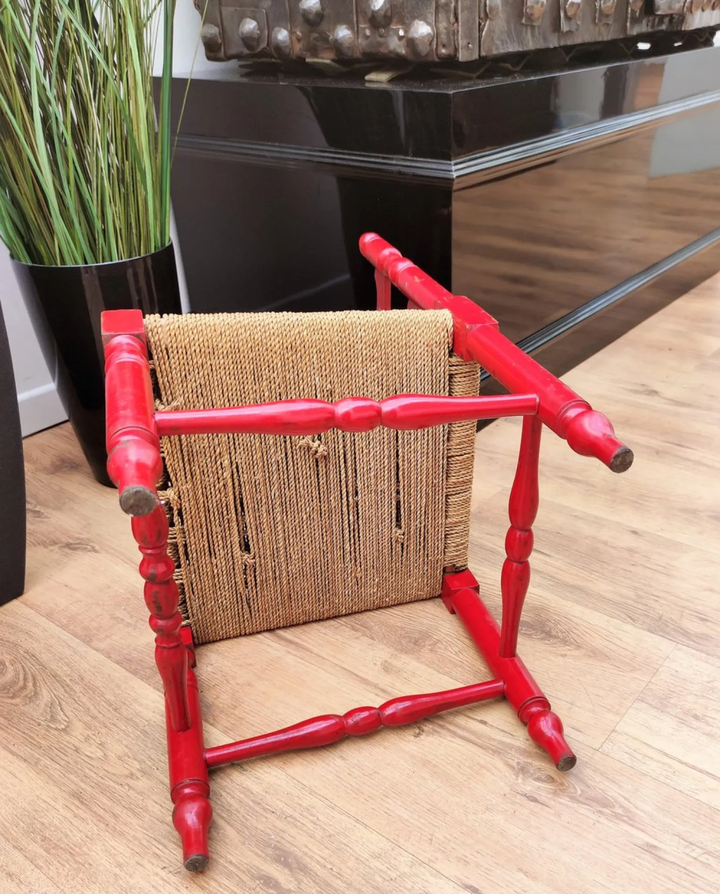 Italienischer Roter Kinderstuhl aus Holz & Seil Binse mit Disney Grafiken
