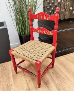 Italienischer Roter Kinderstuhl aus Holz & Seil Binse mit Disney Grafiken