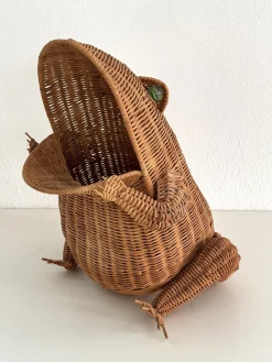 Italienischer Vintage Froschkorb aus Rattan, 1980er