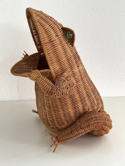 Italienischer Vintage Froschkorb aus Rattan, 1980er