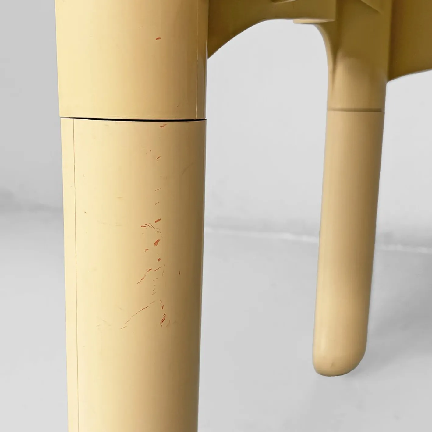 Italienische Space Age Stühle in Creme von Joe Colombo für Kartell, 1970er, 2er Set