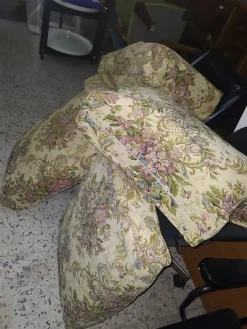 Italienisches 2-Sitzer Damast Sofa, 1980er