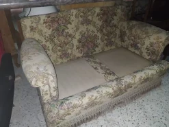Italienisches 2-Sitzer Damast Sofa, 1980er